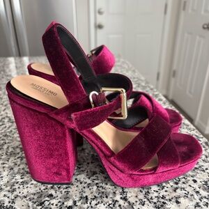 Women’s heels Size 9